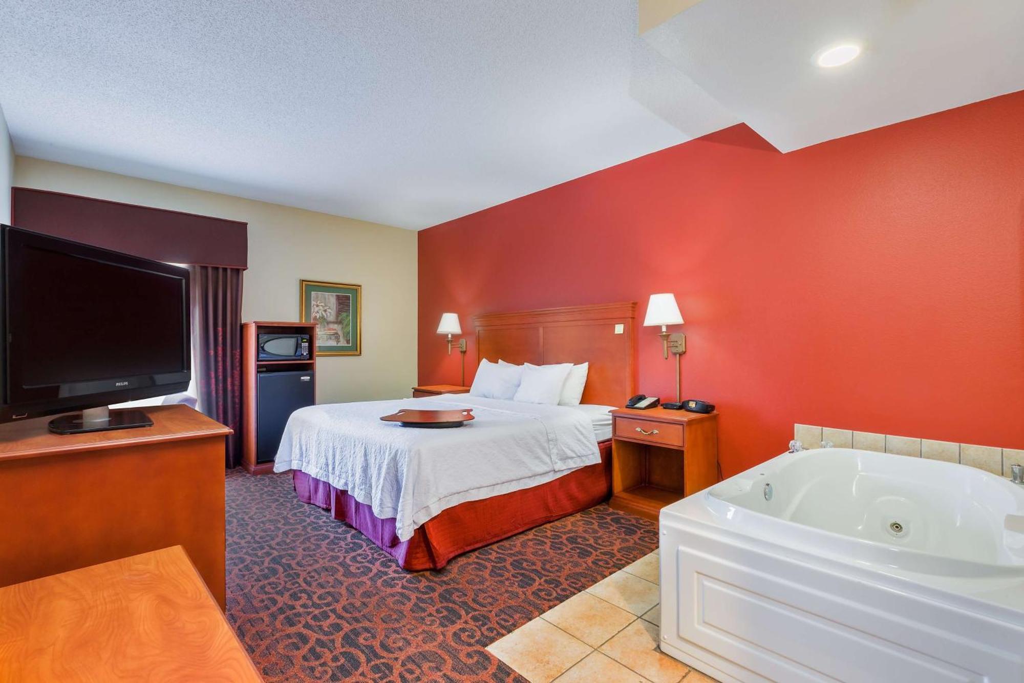 Hampton Inn Marion Bagian luar foto