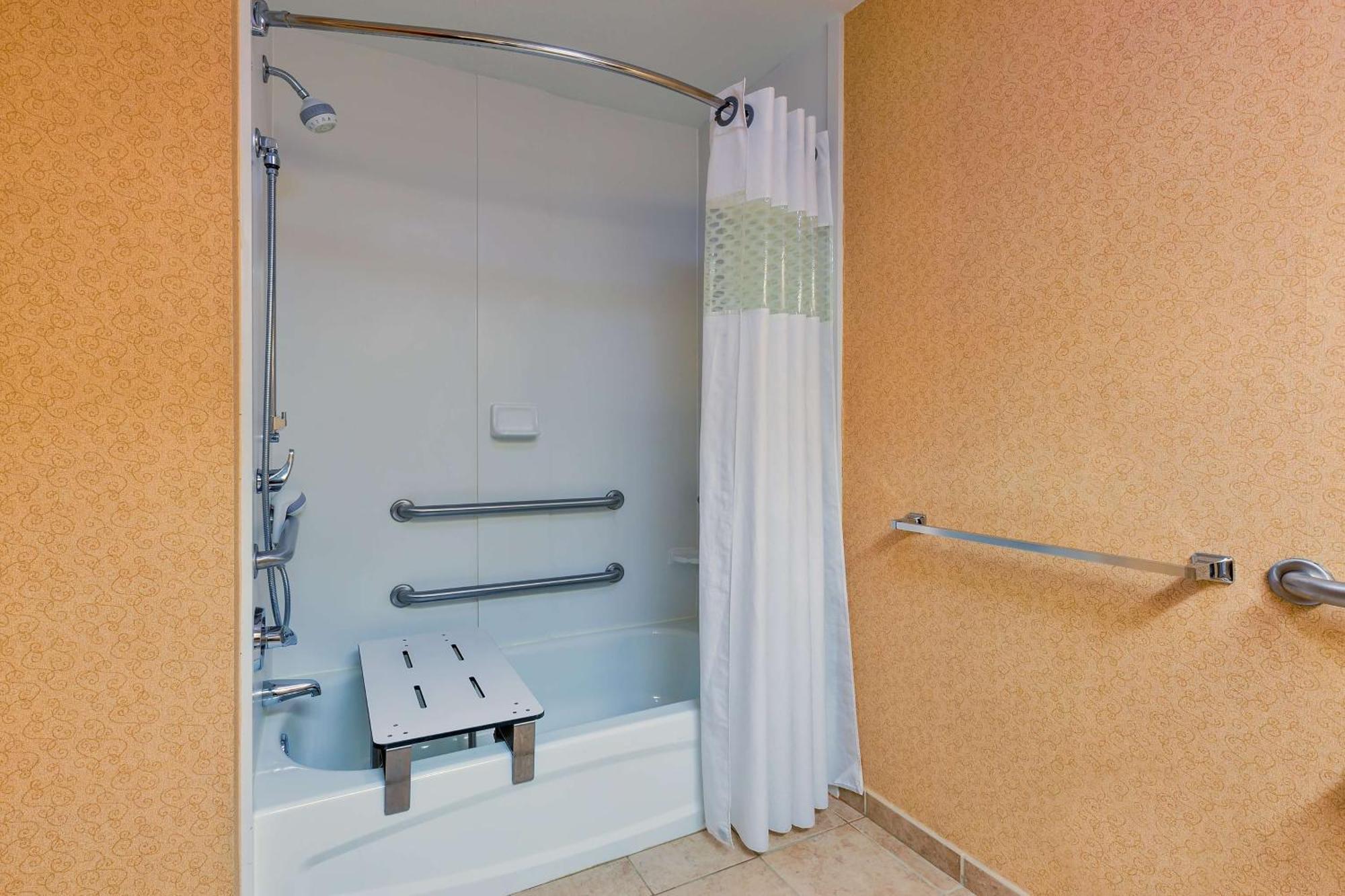 Hampton Inn Marion Bagian luar foto