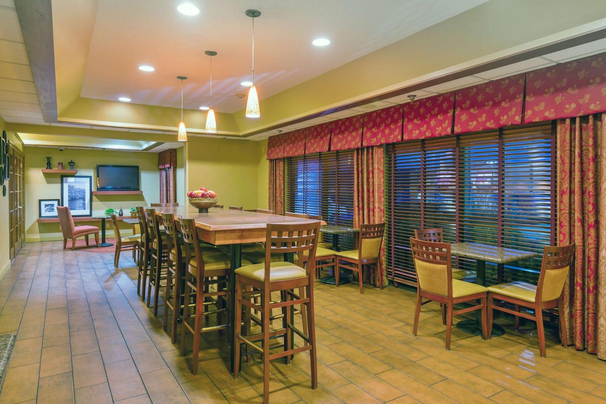 Hampton Inn Marion Bagian luar foto